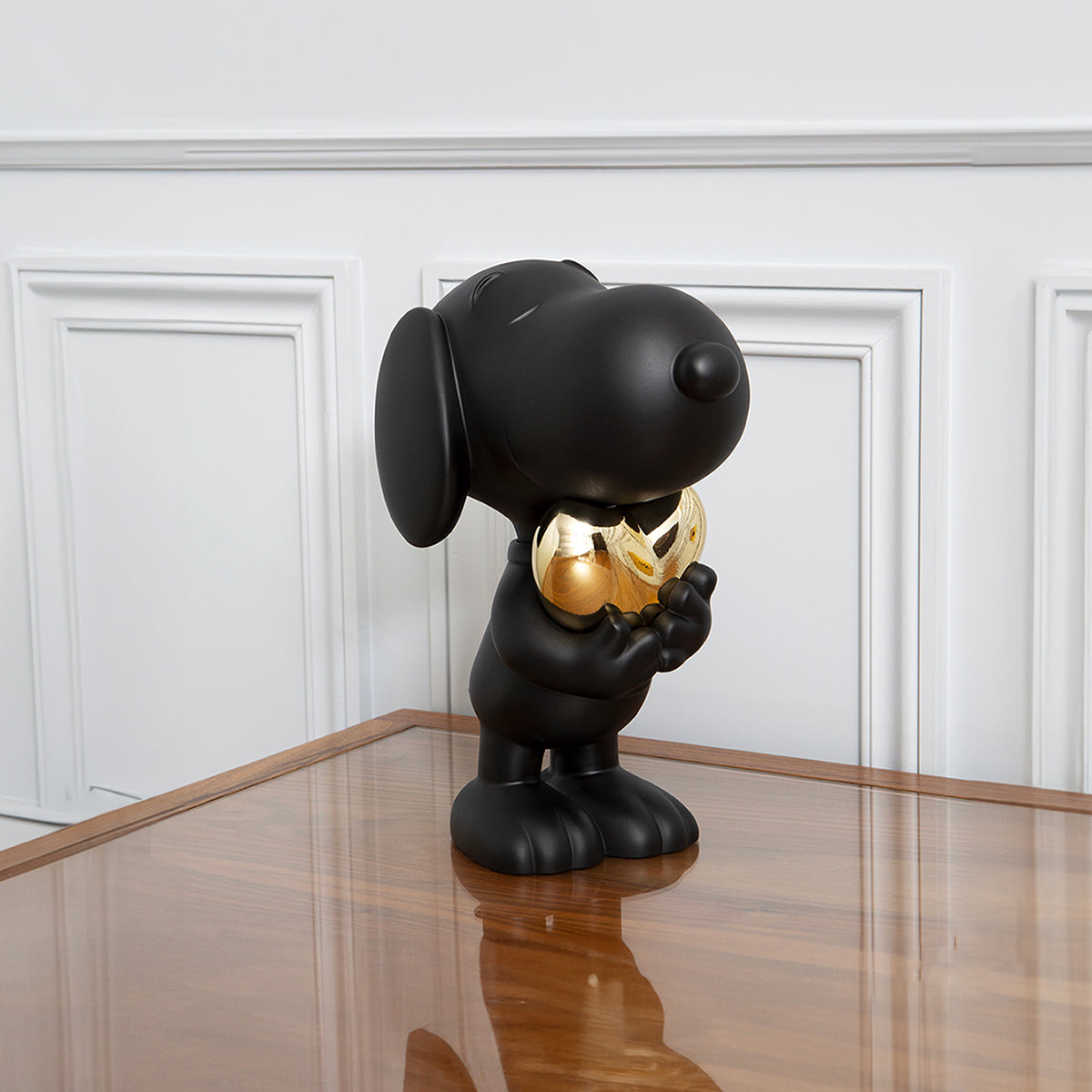 Snoopy Matte Black Figure with Chrome Gold Heart – 21.6″ - FAO Schwarz