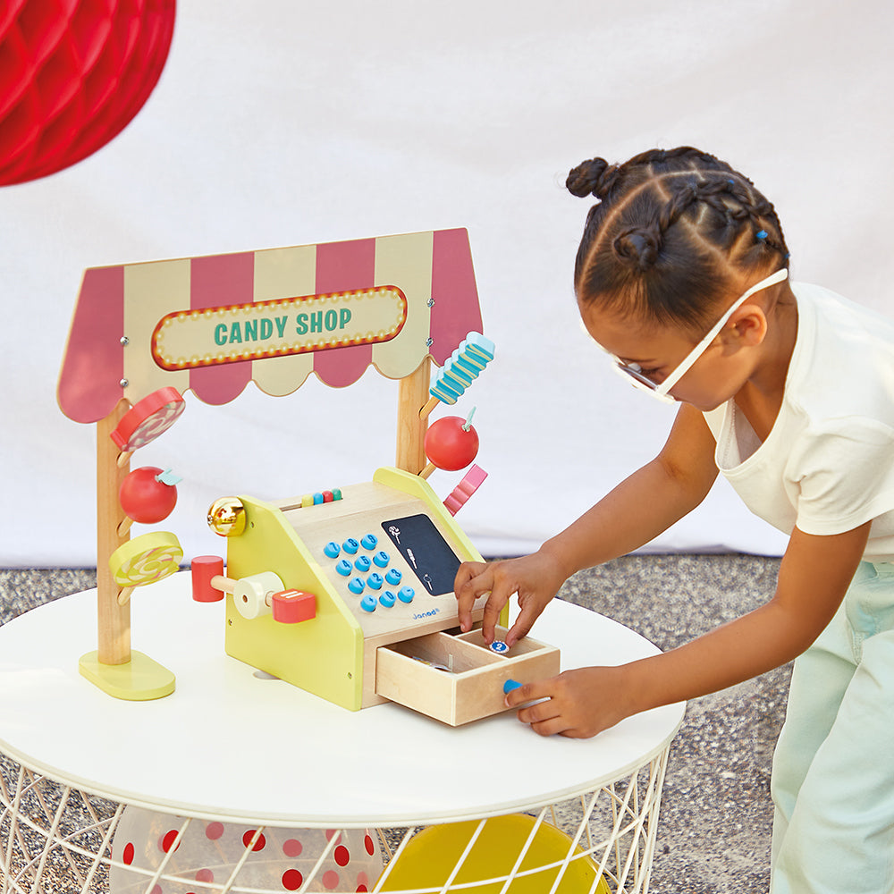 Applepop Candy Shop - FAO Schwarz