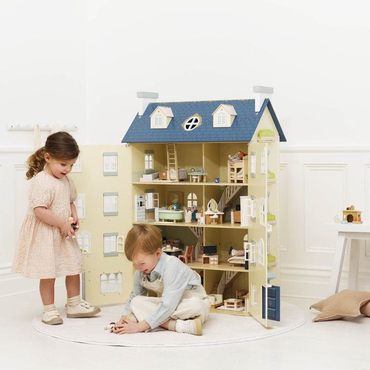 Palace Wooden Dollhouse - FAO Schwarz