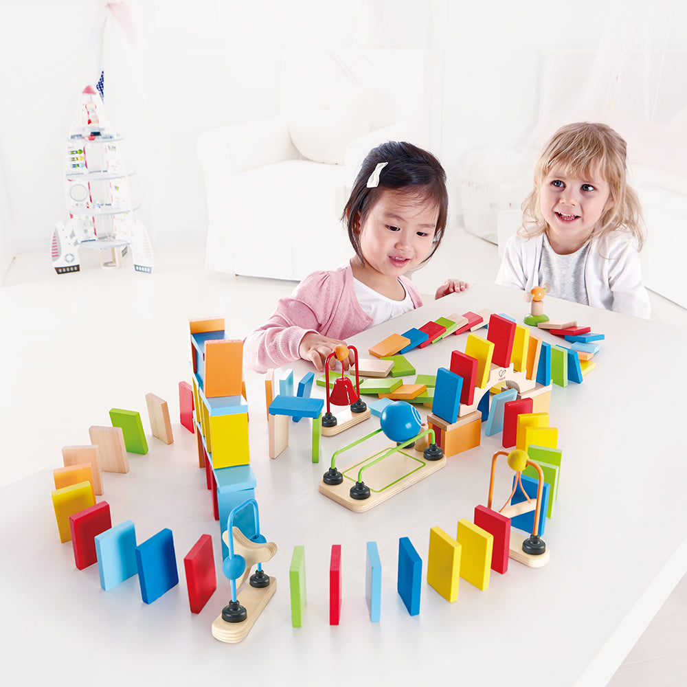Dynamo Dominoes - FAO Schwarz