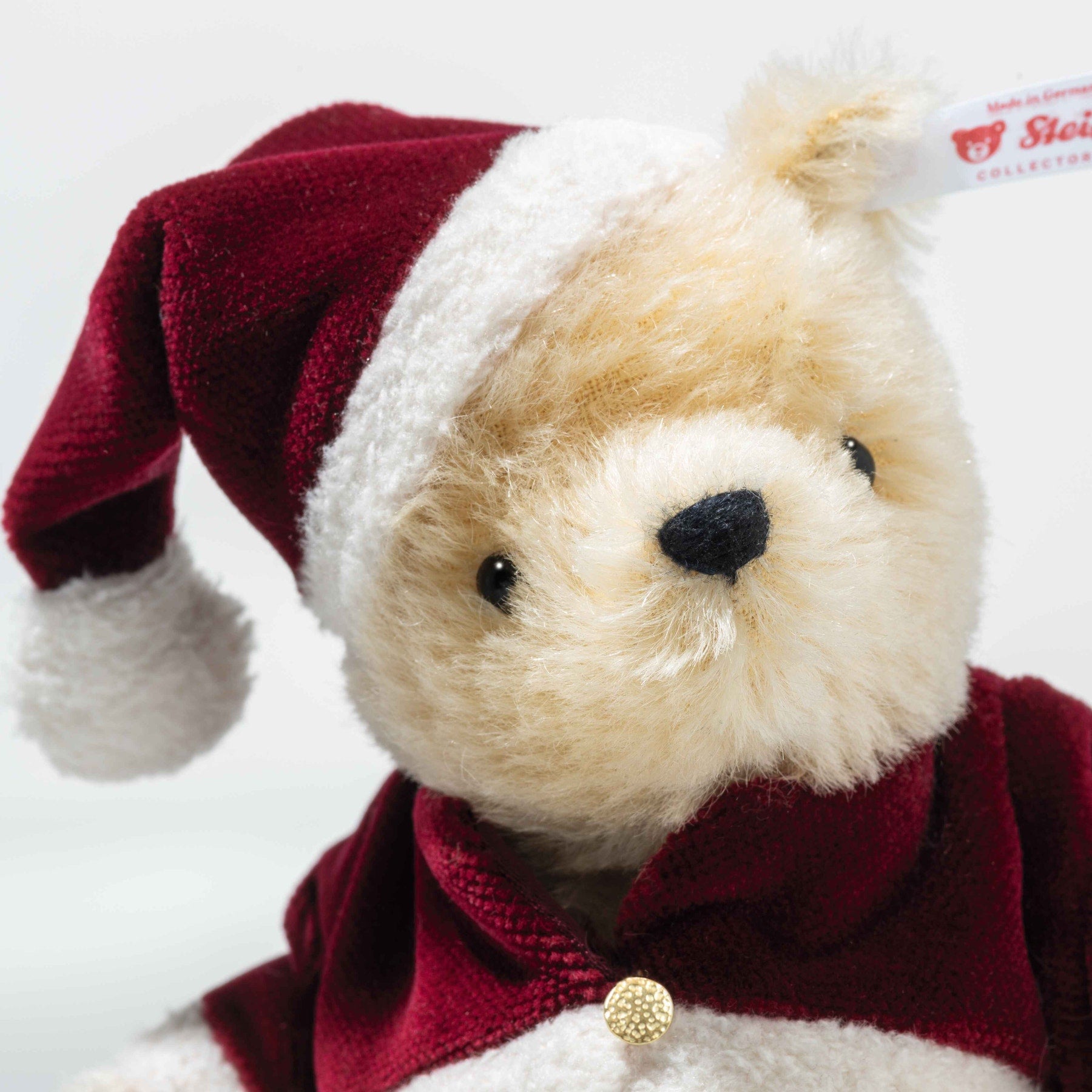 Disney Christmas Winnie the Pooh Limited Edition - FAO Schwarz