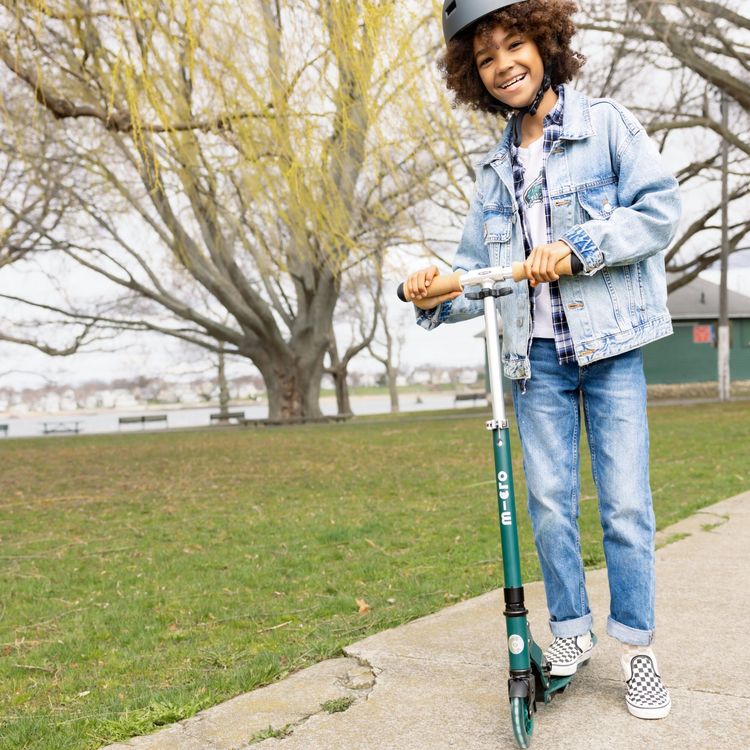Micro Sprite ECO LED Scooter – Dark Green - FAO Schwarz