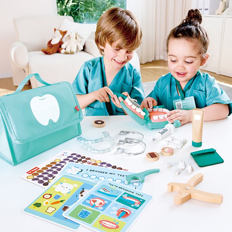 Super Smile Dental Clinic Set - FAO Schwarz