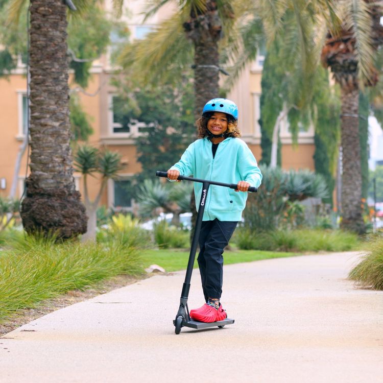 Micro Chilli Zeppelin Pro Scooter – Black/Grey - FAO Schwarz
