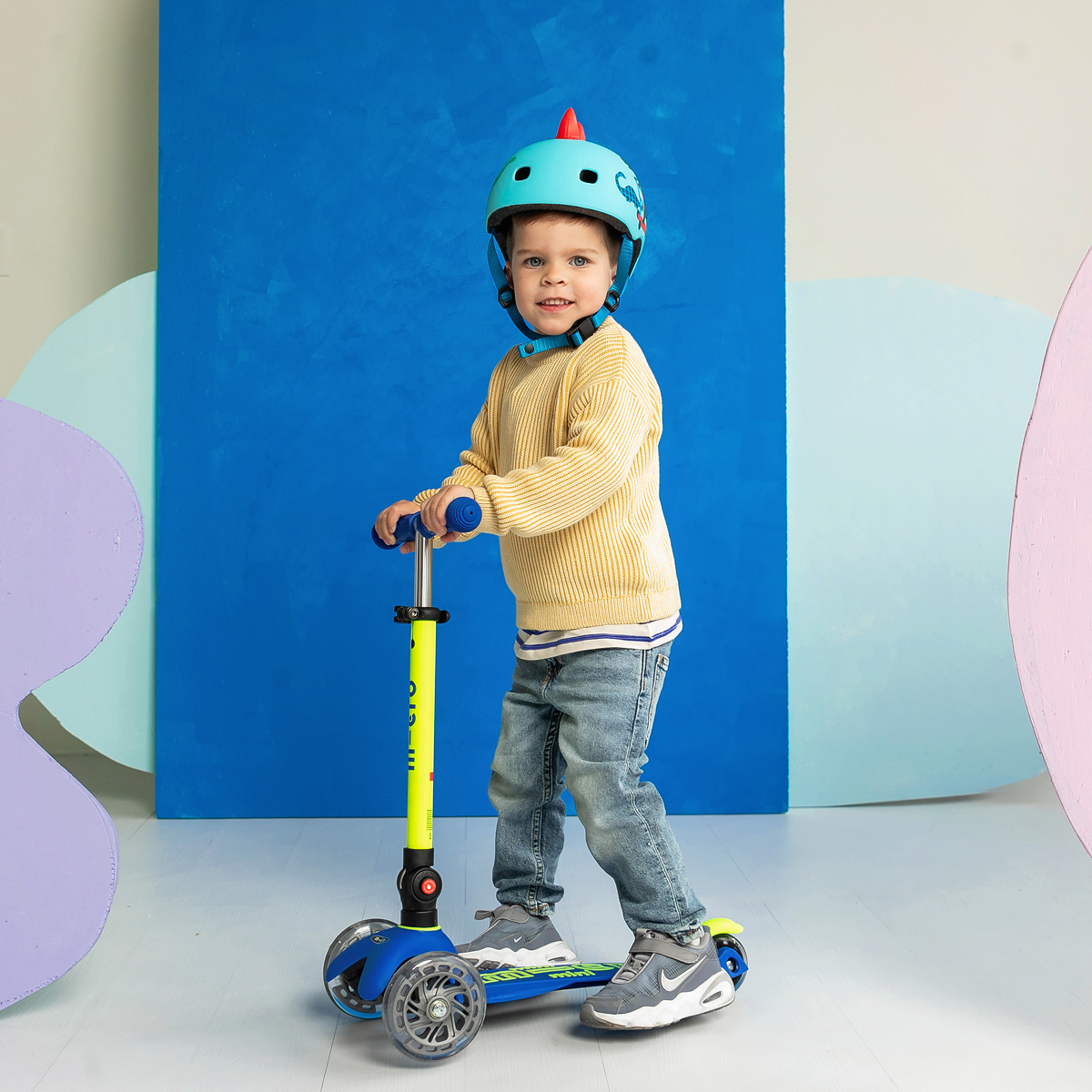 Mini Deluxe Foldable LED Scooter - FAO Schwarz
