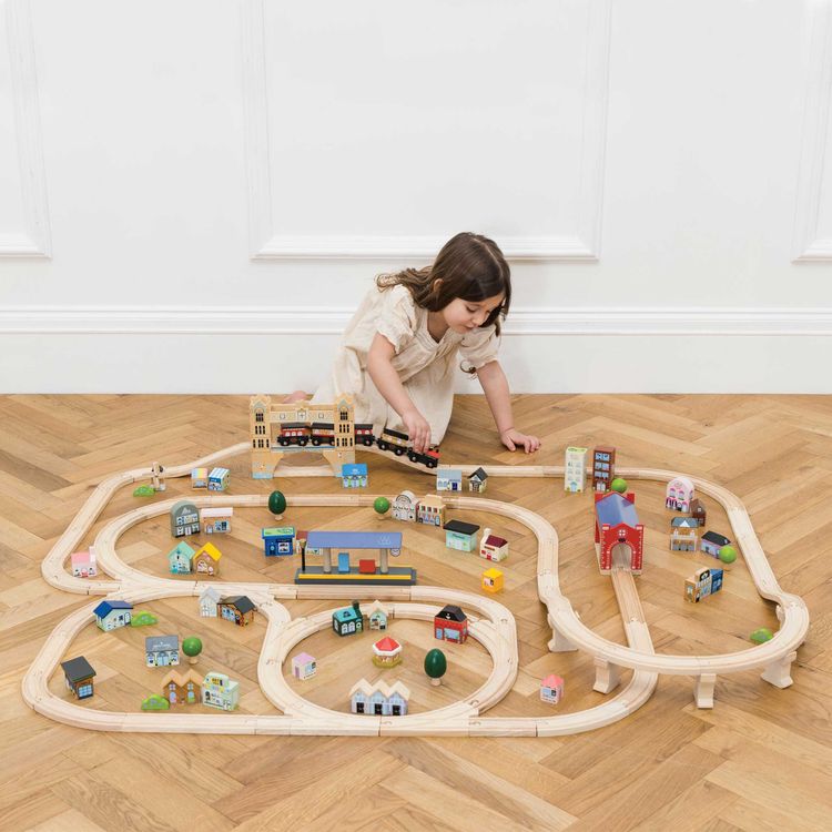London Wood Train Set – 120 Pieces - FAO Schwarz