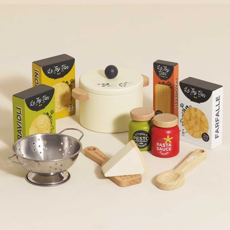 Organic Wooden Pasta Set – 12 Pieces - FAO Schwarz
